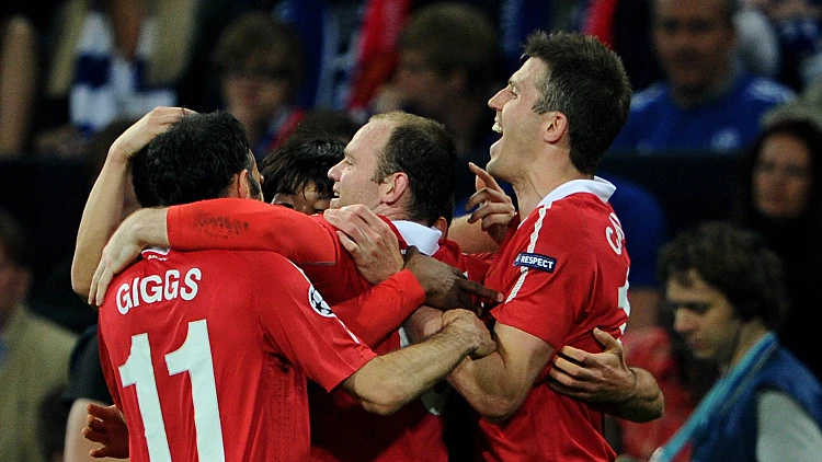 שחקני מנצ'סטר יונייטד חוגגים בגלזנקירשן