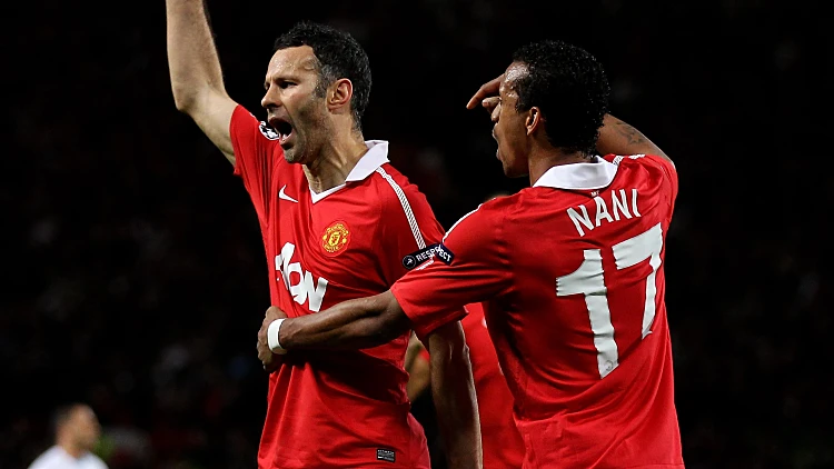 גיגס חוגג עם נאני מול צ'לסי בליגת האלופות