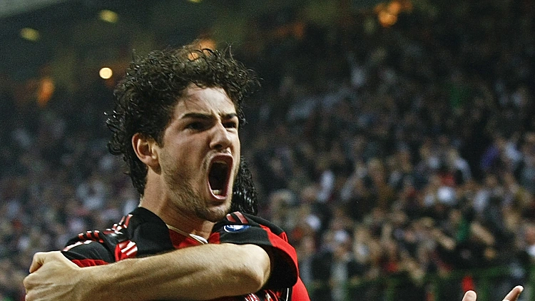 פאטו ממילאן חוגג שער בדרבי נגד אינטר