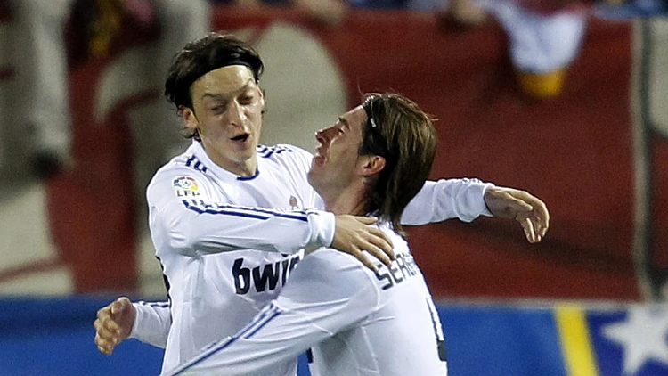 שחקן ריאל מדריד חוגג עם סרחיו ראמוס