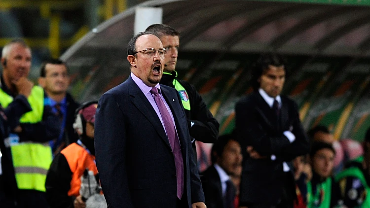 רפא בניטז במשחקו הראשון כמאמן אינטר