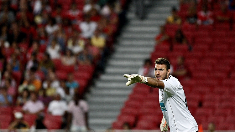 רוברטו חימנס גאגו, רוברטו, שוער בנפיקה ליסבון