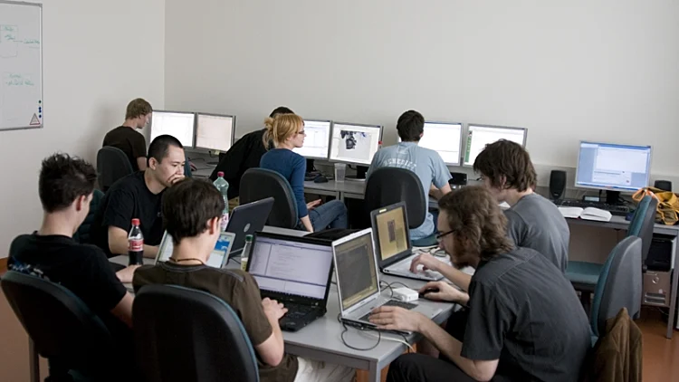 צוות מפתחי משחקי מחשב