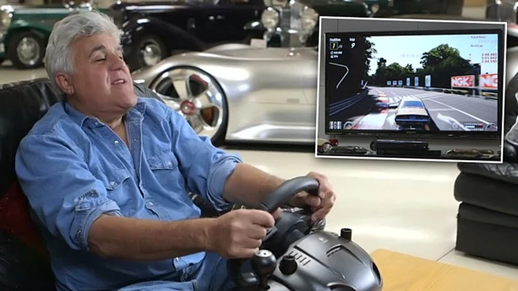 תמונה של המנחה ג'יי לנו משחק בגראן-טוריזמו 6