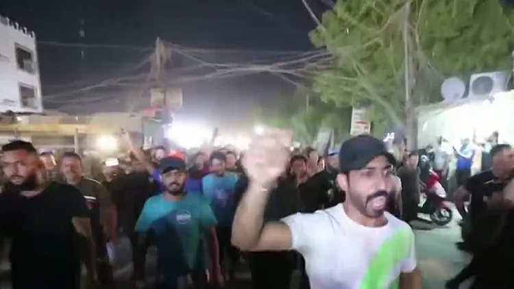 בעקבות "הדבקה מכוונת באיידס": הפגנות ענק נגד המשטר באיראן