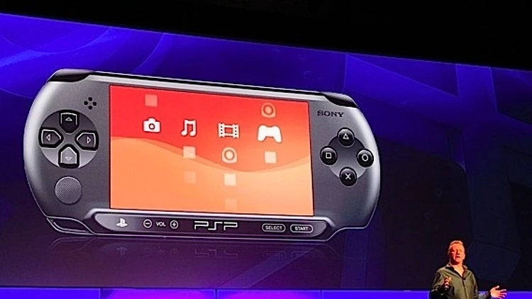 PSP חדשה מוצגת במסיבת העיתונאים של סוני, תערוכת גיימסקום 2011