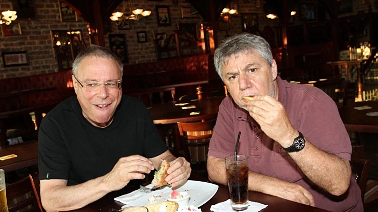 המפיק חיים מנור