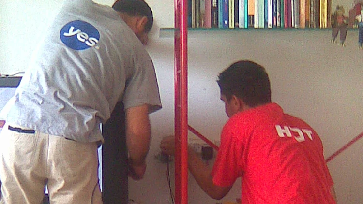 טכנאים של חברות הכבלים והלוויין