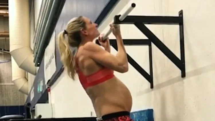 שברה את הרשת עם האימון הזה וילדה