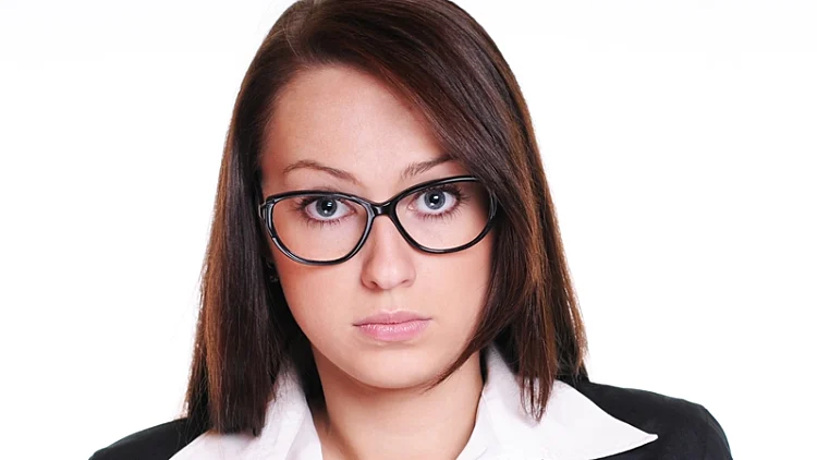 אישה קמצנית