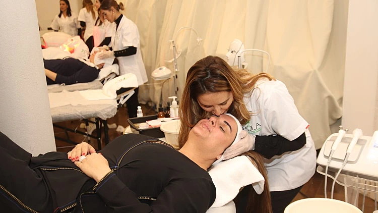 כמה כוח נשי בתמונה אחת