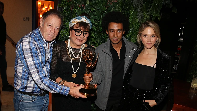 הקאסט שהביא את האמי לארץ