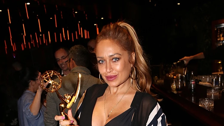 אביבית בר זוהר נוגעת בתהילה אבל לא שלה