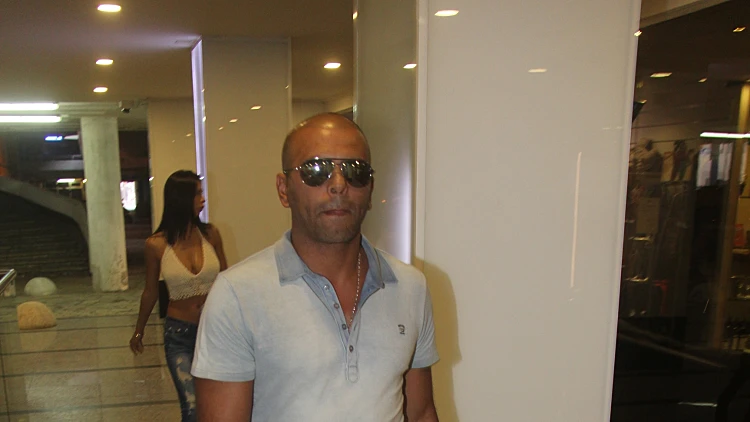 אייל גולן. רוסלנה, בואי כבר