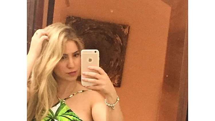 שני אלון. יפה לי ירוק?