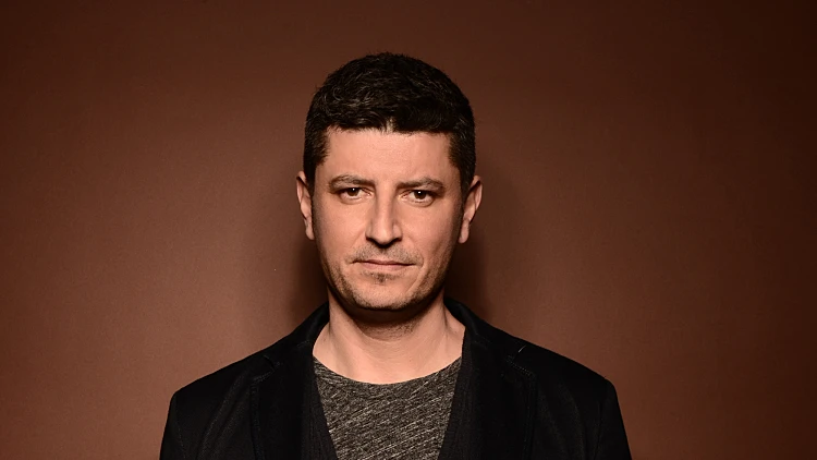 רועי זו ארץ