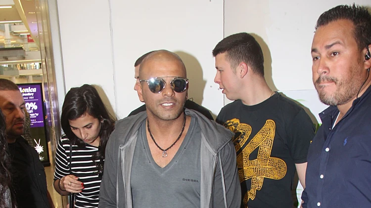 אייל גולן. או אה מי זה בא. אה זה אייל גולן