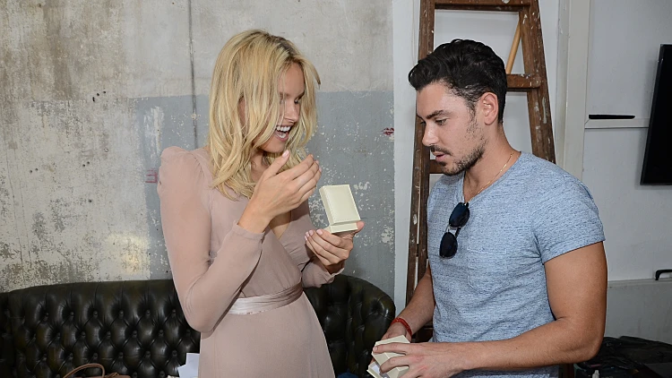 אלקסה ורז. יא מה הבאת לי! אני מתה!