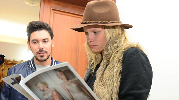 רז ואלכסה. ממי,ממ אולי כזה?