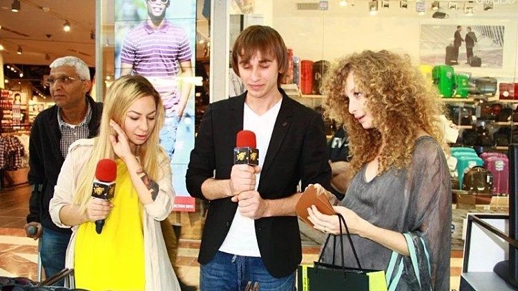 אלה,וובה ויוליה פלוטקין. תראה וובה כמה מתנות