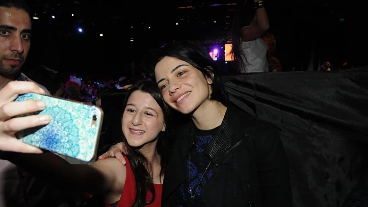 נינט ואחת הילדות. נשמה טובה