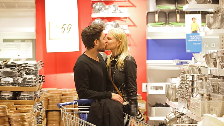 רז ואלכסה. זה ידית שאני מרגישה?