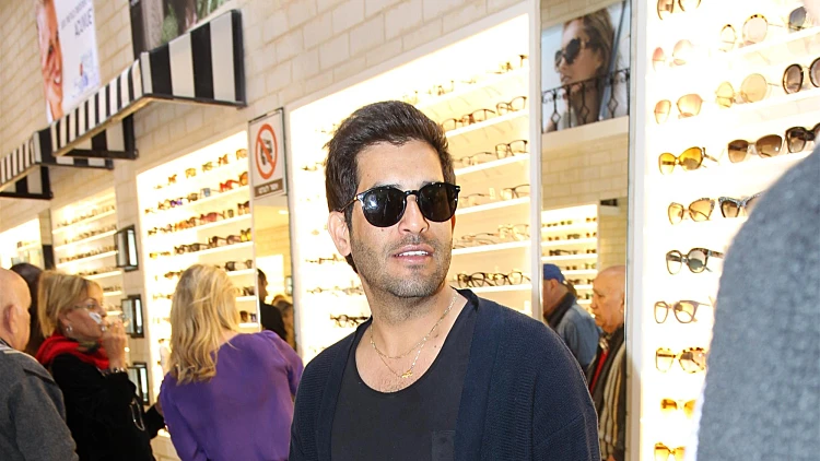 פאר טסי. שומר על דיסטנס או סתם מסתיר עיגולים שחורים?