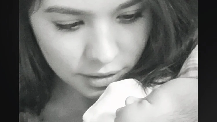 רוסלנה רודינה. אמא הו אמא חבקיני. חזק?