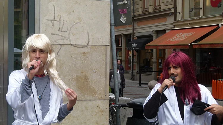 טום ואוריאל