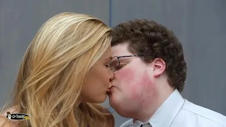 בר רפאלי פרסומת גו דדי