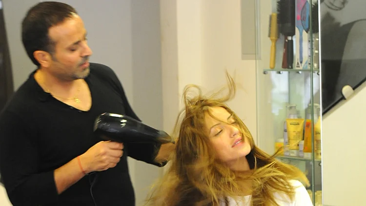 מירית וקנין מסתפרת