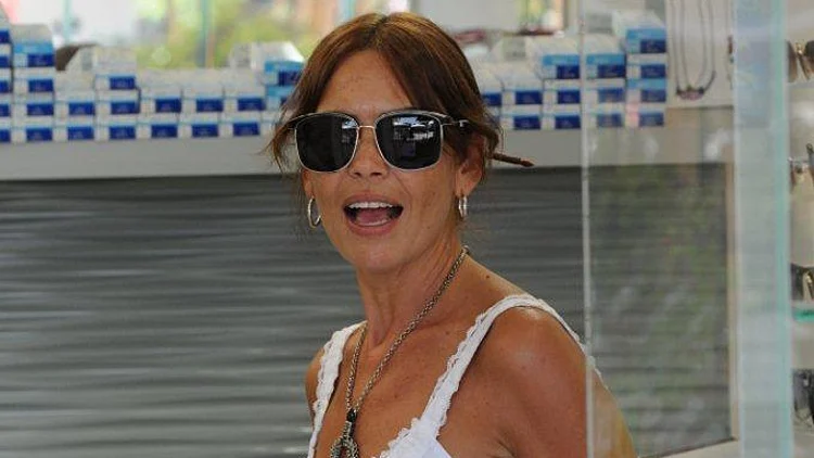 מיכל זוארץ קונה משקפיים