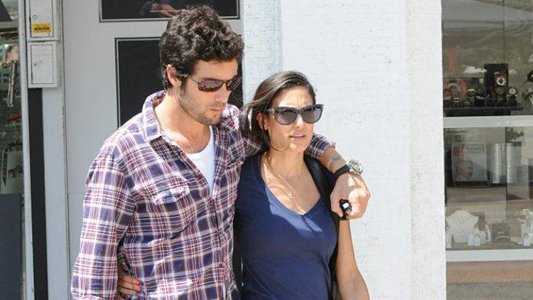 רון שחר ומיה קרמר קונים משקפי שמש