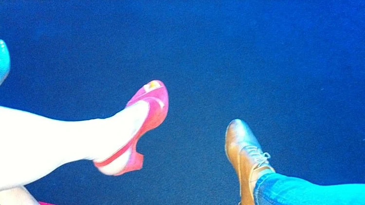 רגל ענת זוהר