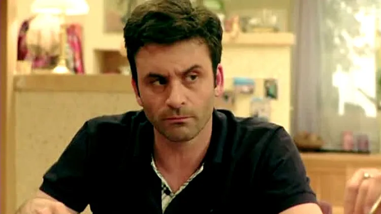 גיא לואל מתוך התוכנית כאן גרים בכיף- עונה שלישית