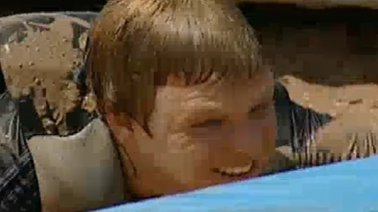 כפיל עופר שכטר בוויפאאוט