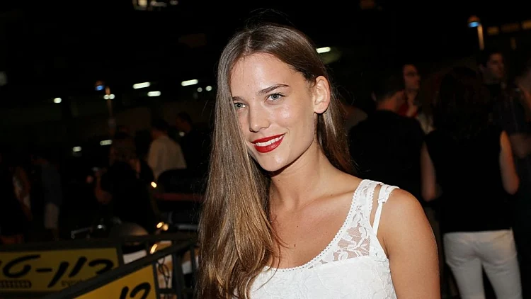 דנה פרידר בהשקת גיליון בגדי הים של בלייזר