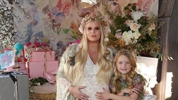 קים קרדשיאן, מאחורייך: מסיבת הבייבי שאוור של ג'סיקה סימפסון