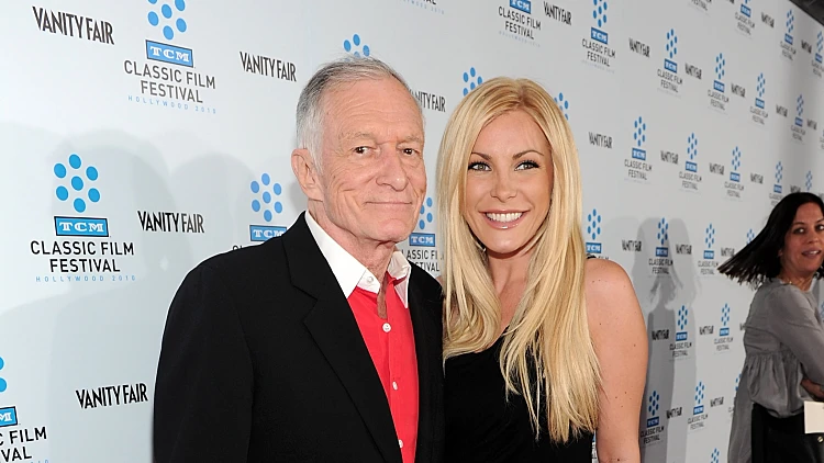 יו הפנר וקריסטל לייק בהשקה