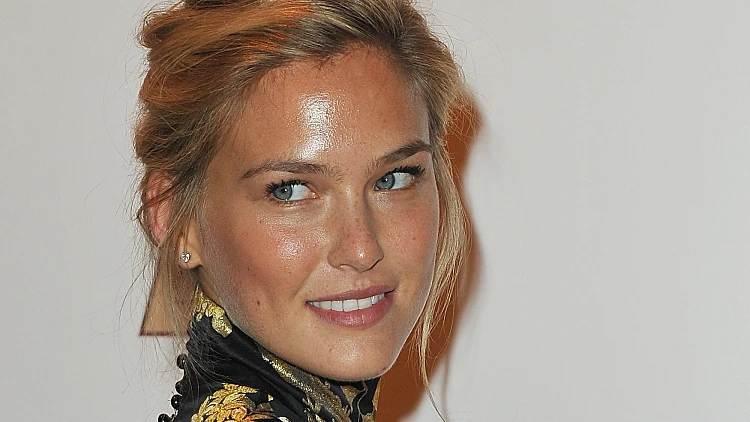 בר רפאלי במסיבה של המעצב רוברטו קוואלי