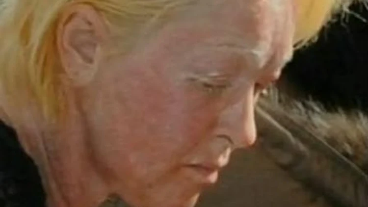 פפראצי של סינדי לאופר בלי איפור