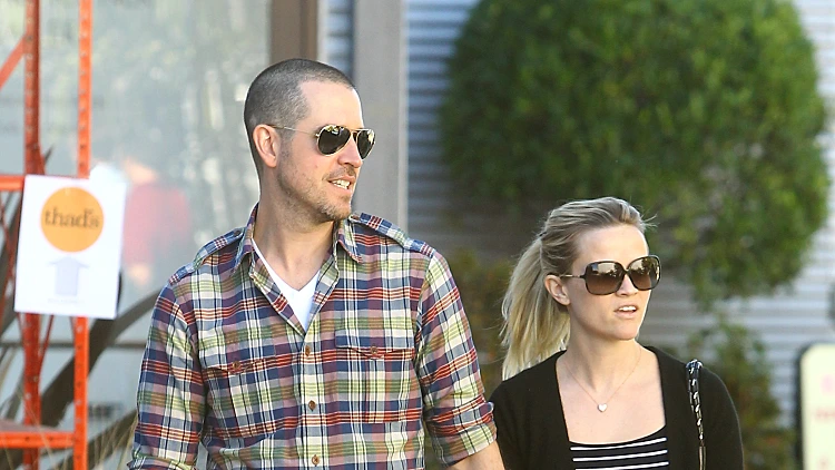 ריס ווית'רספון והחבר ג'ים טות'