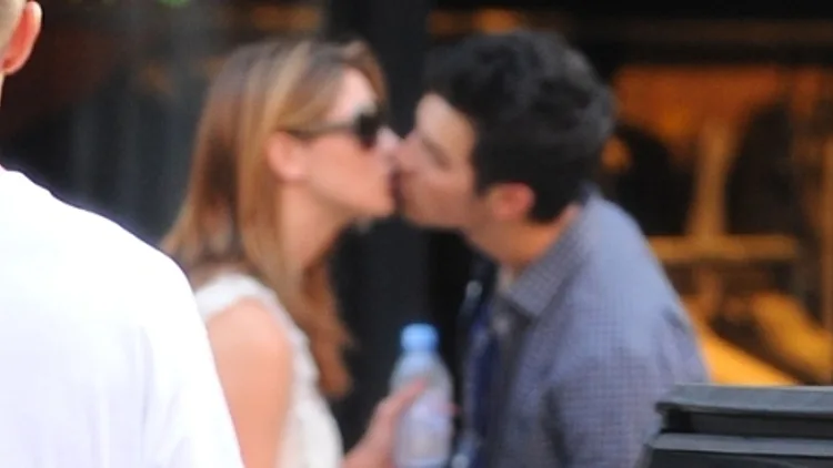 תיעוד ראשון: ג'ו ג'ונאס ואשלי גרין ביחד