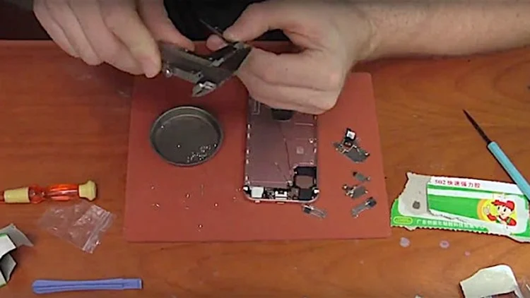 הרכיב אייפון בעצמו