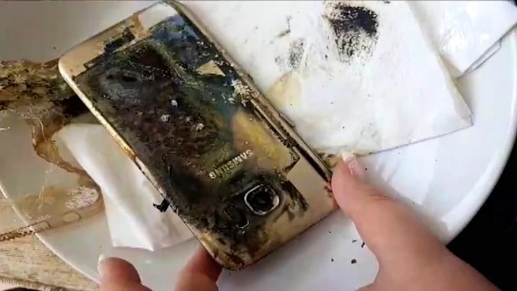 מכשיר הסמסונג גלקסי S7 שהתפוצץ בידה של אישה