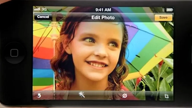 ילדה שכיכבה בפרסומת לאייפון וגלקסי טאב