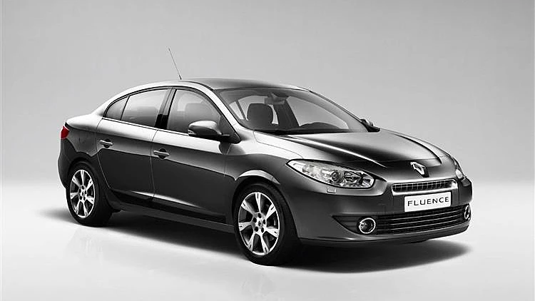 רנו פלואנס. עכשיו גם ב-2.0.