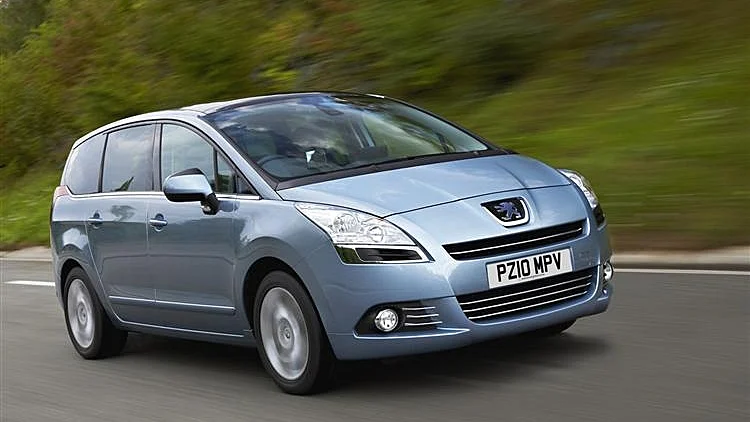 פיז'ו 5008. בדרכה ארצה.