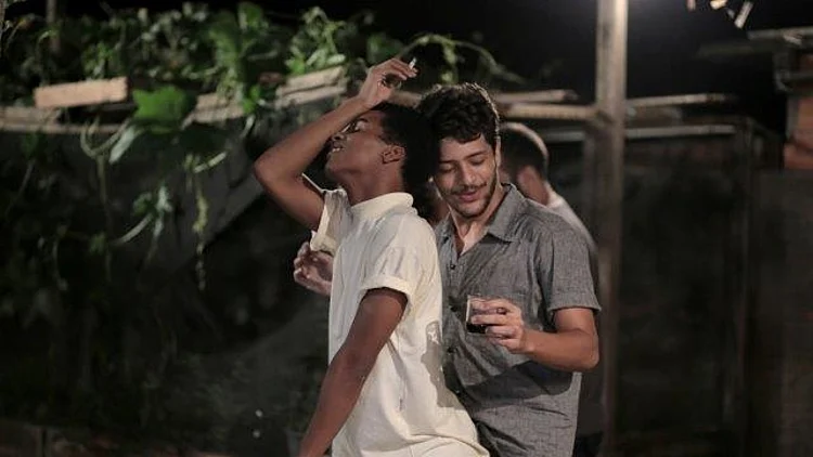 מתוך: "גוף חשמלי"