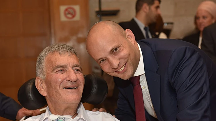 דוד בארי עם שר החינוך נפתלי בנט